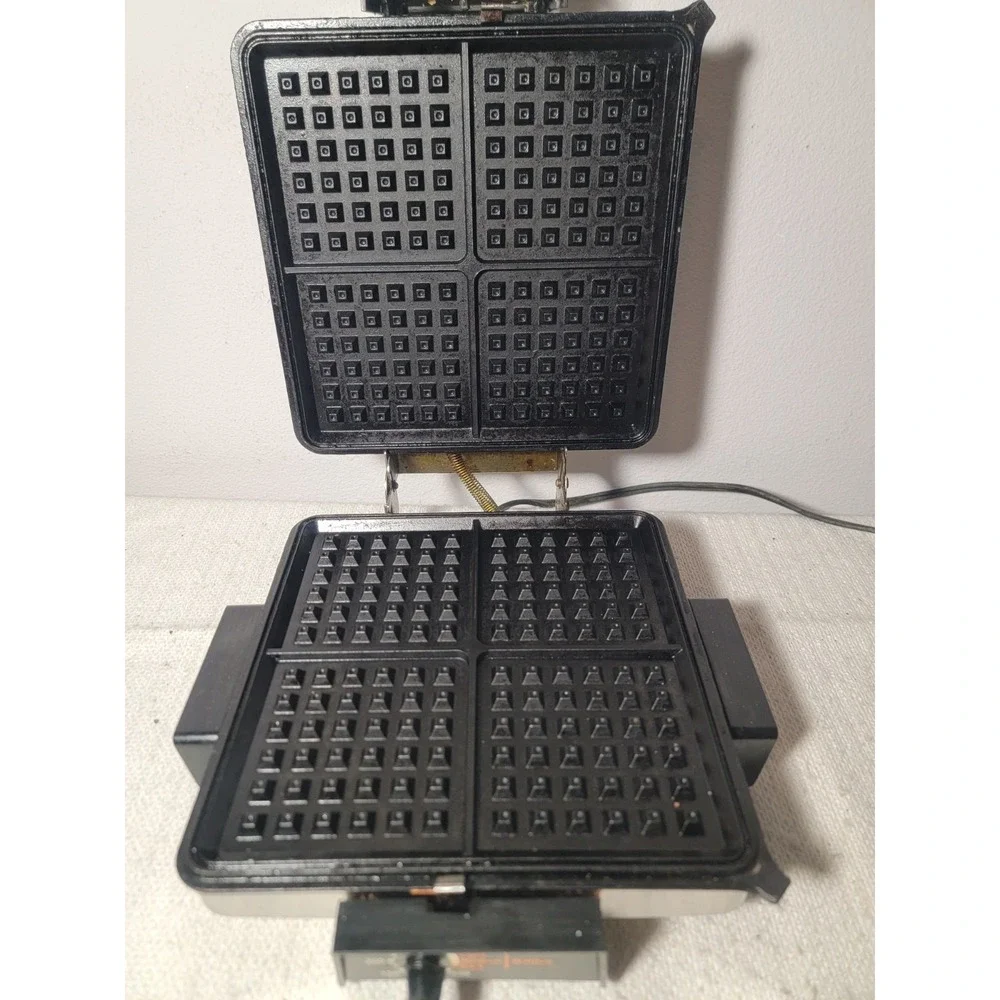Vintage Toastmaster Square Waffle Iron Baker Flat Griddle Reversible Plates